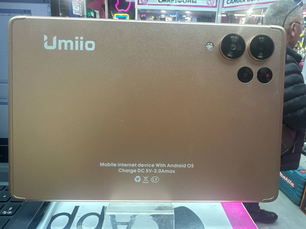 Планшет Umio P80