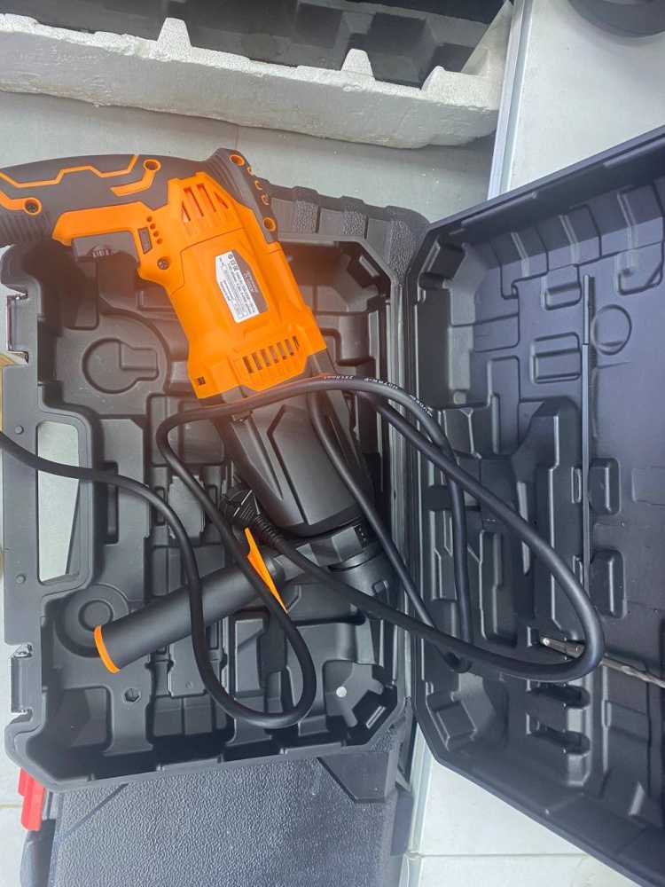 Перфоратор Вихрь П-1000Л